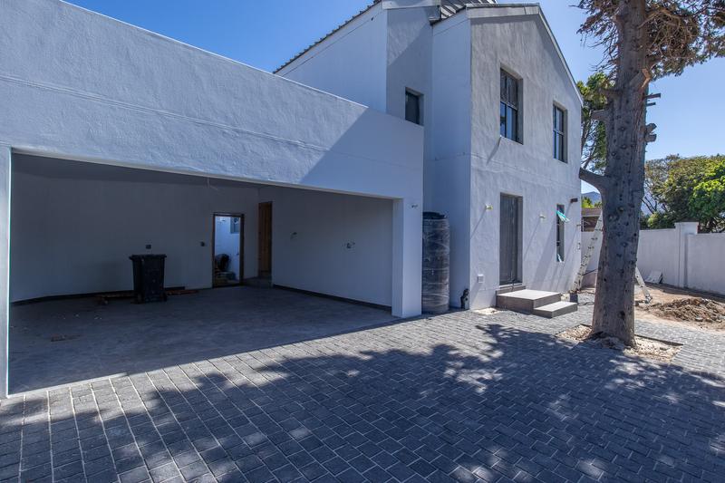 To Let 3 Bedroom Property for Rent in Meadowridge Western Cape